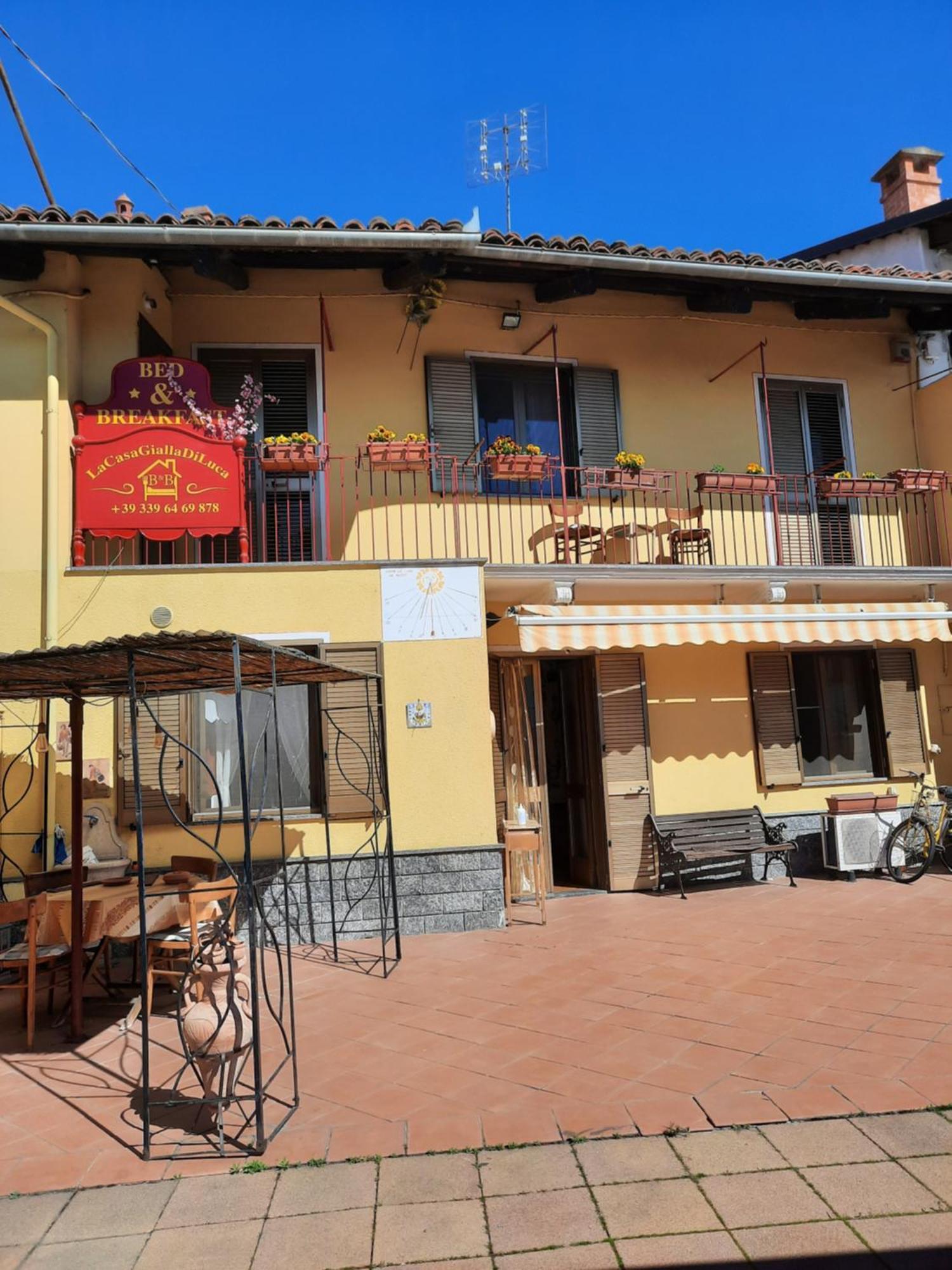 Mazzè B&B La Casa Gialla Di Luca חדר תמונה